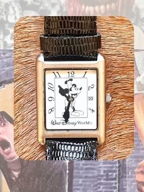 vintage Disney Mickey Mouse genuine leather watch